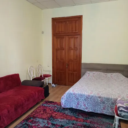 прилічний Hostel
